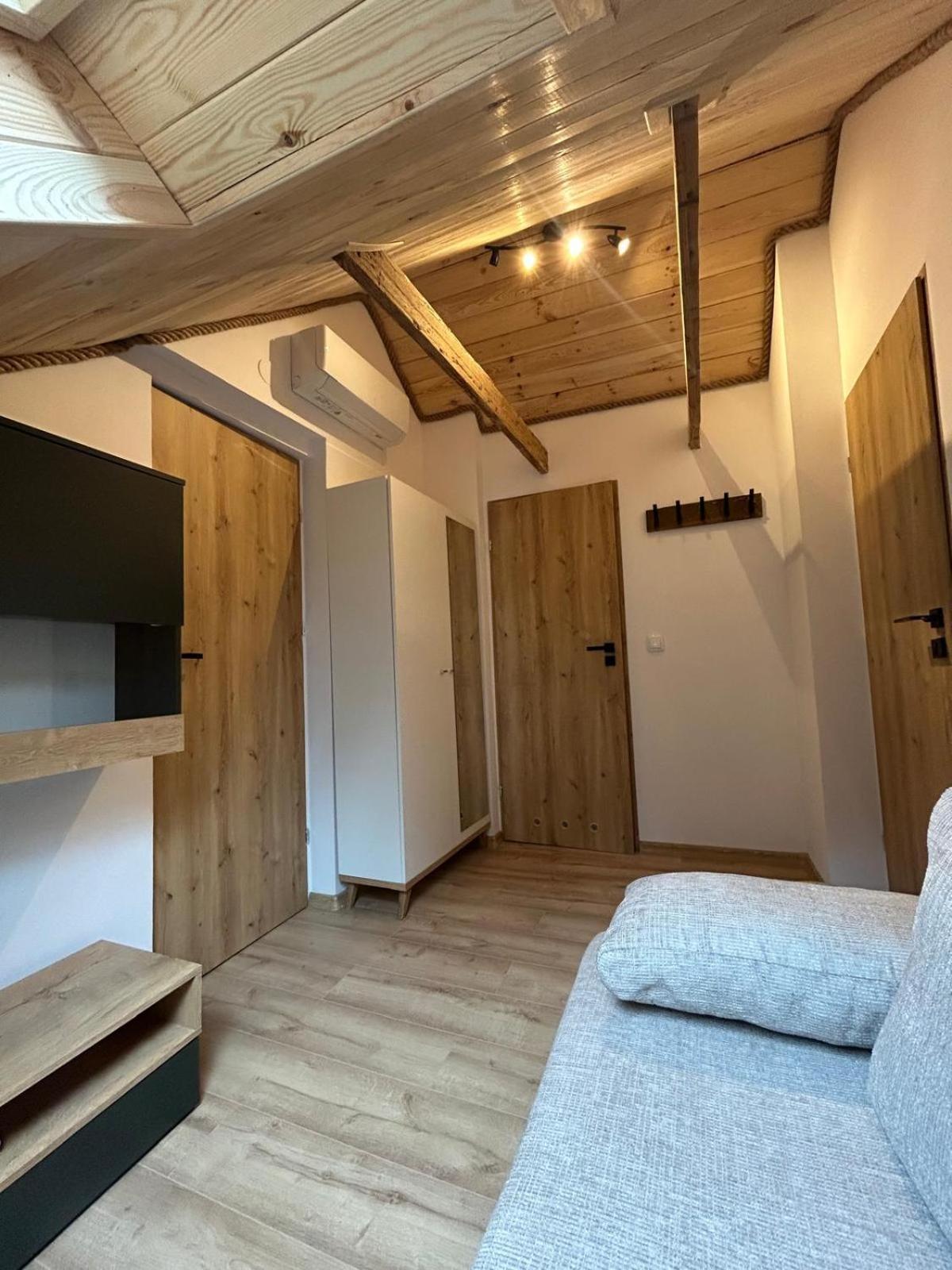 Poloninka Hotel Ustrzyki Górne Kültér fotó