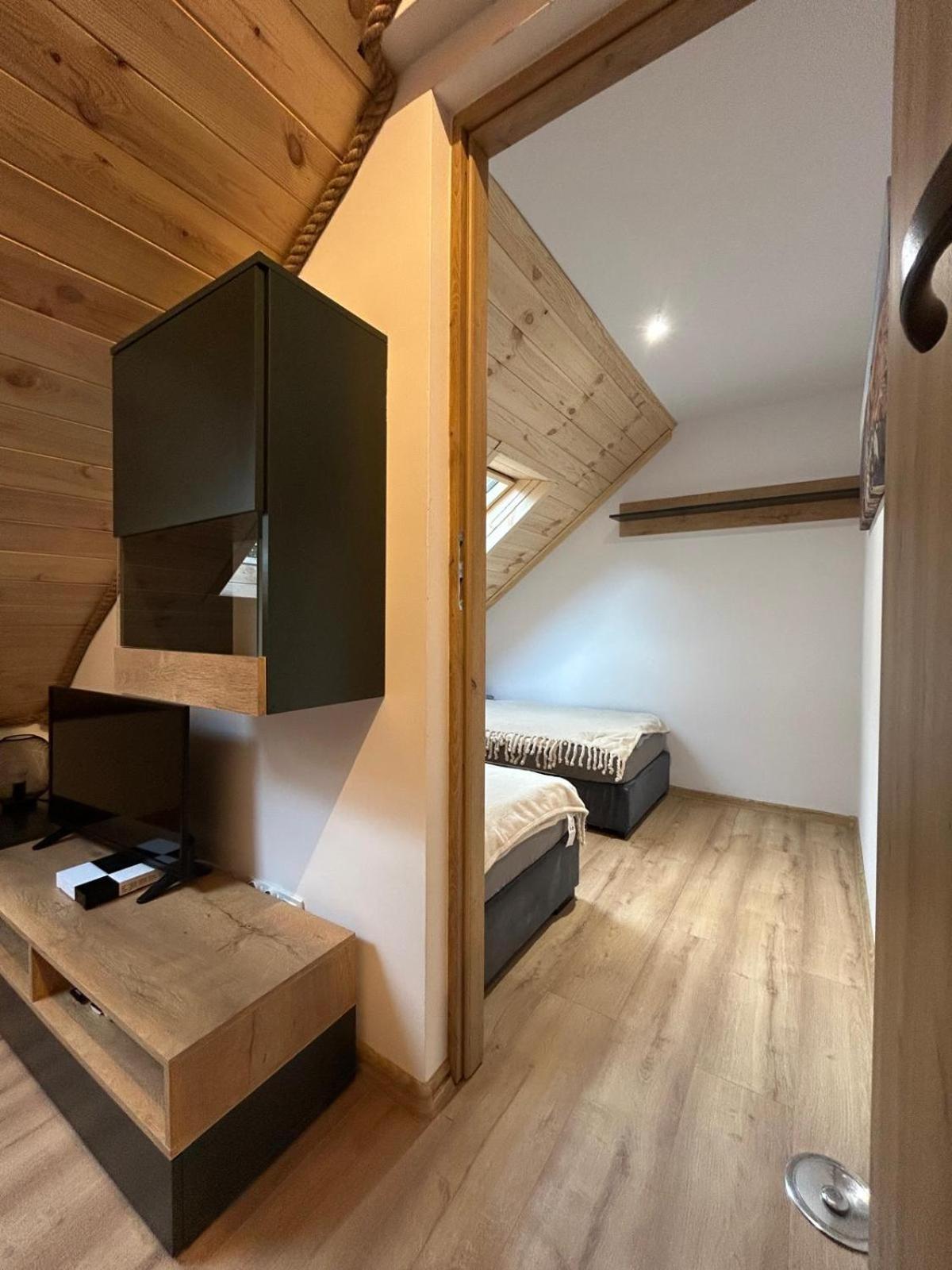 Poloninka Hotel Ustrzyki Górne Kültér fotó